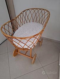 Culla in vimini d'epoca