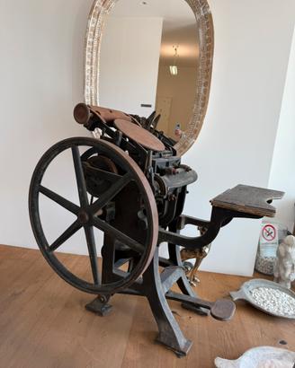 Antica macchina tipografica  Brockhaus  & Whirt