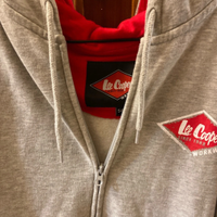 felpa Lee Cooper grigia con grafiche rosse oversiz