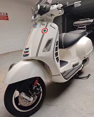 Vespa GTS 300 Super 