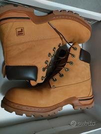 scarponi da montagna 