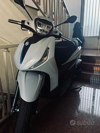 Piaggio Beverly310 SHPE (2025) + passaggio incluso
