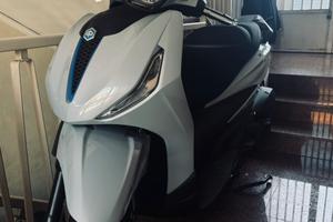Piaggio Beverly310 SHPE (2025) + passaggio incluso