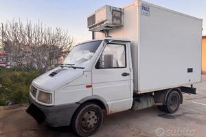 Iveco Furgone isotermico con gruppo frigorifero
