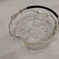 portafrutta con fiori in rilievo