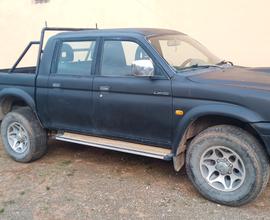 MITSUBISHI L200 Pickup 4x4