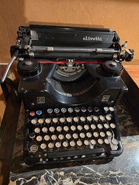 Macchina da scrivere Olivetti M40
