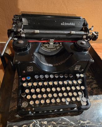 Macchina da scrivere Olivetti M40