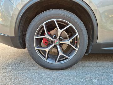 Gomme e cerchi in lega da 19" Alfa Romeo Stelvio