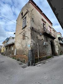 2 LOCALI A AFRAGOLA