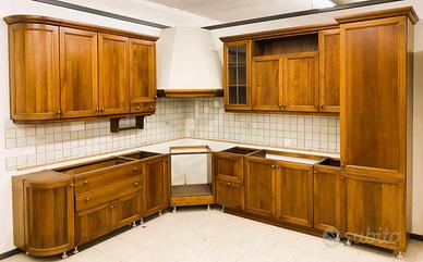 Cucina in noce nazionale massello