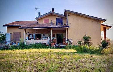 Villa bifamiliare: privato vende - blera (vt)