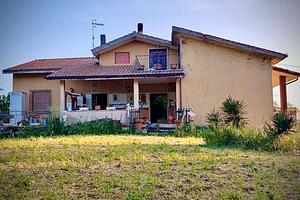 Villa bifamiliare: privato vende - blera (vt)