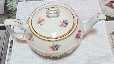 Teiera pezzo raro in porcellana della Polonia.