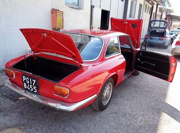 Alfa Romeo GT 1300 Junior