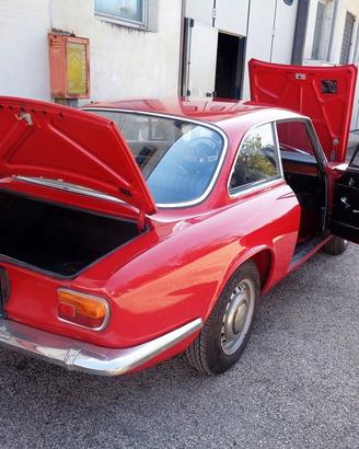 Alfa Romeo GT 1300 Junior