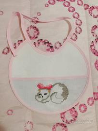 Bavetta neonata ricamata a mano