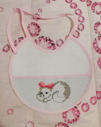 Bavetta neonata ricamata a mano