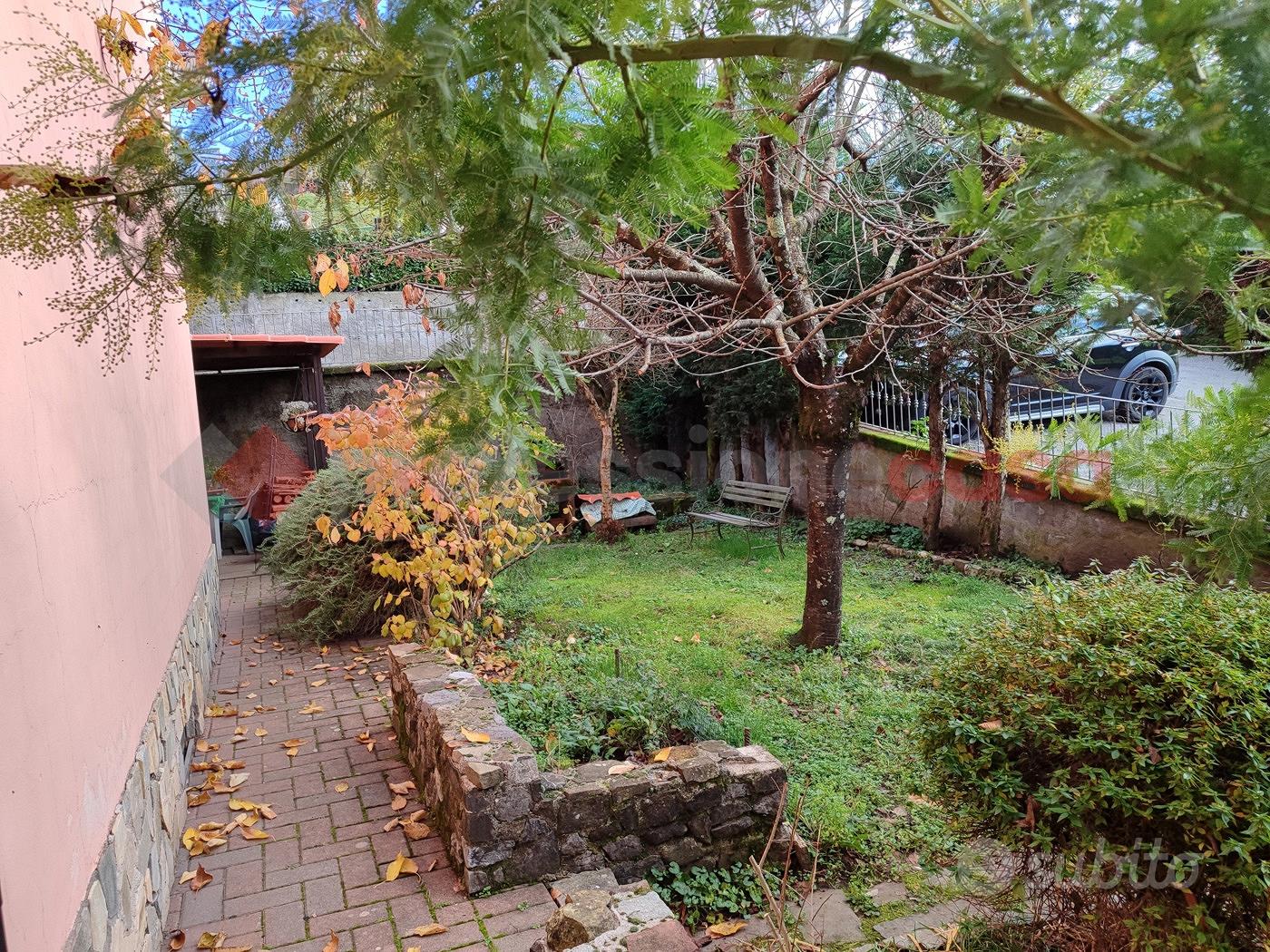 Villa a schiera Castelnuovo di Garfagnana - Vista 3