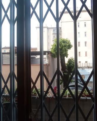 Cancello scorrevole con serratura