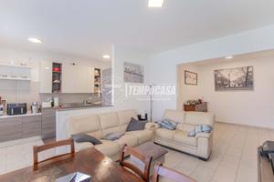 AMPIO 3 LOCALI RISTRUTTURATO CON BOX