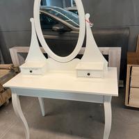 Toeletta ikea con sedia