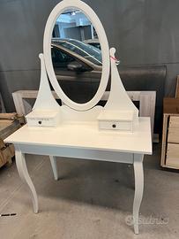 Toeletta ikea con sedia