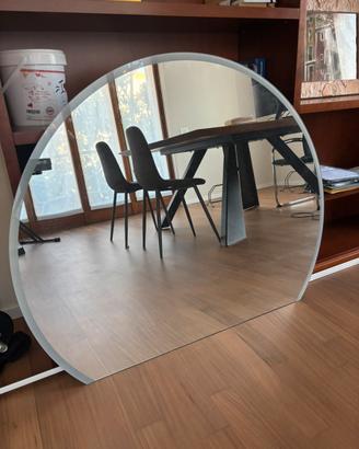 Specchio a mezzaluna con LED