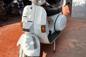 Vespa px200e arcobaleno