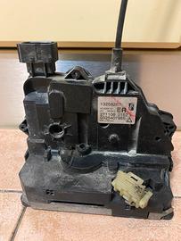 Serratura posteriore destra Opel Corsa D