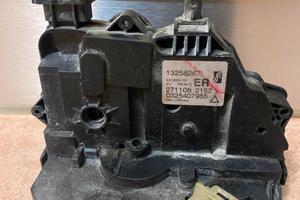 Serratura posteriore destra Opel Corsa D