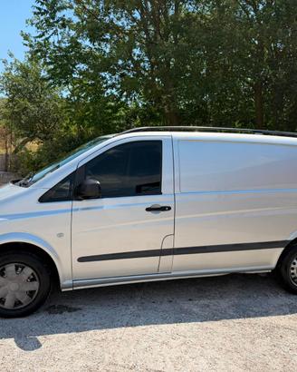 Furgone Mercedes VITO