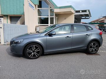 Volvo V40 D2 Business pronta consegna a € 169 mese