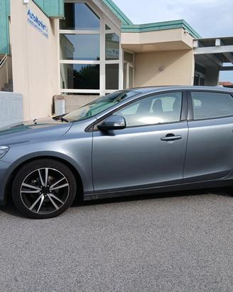 Volvo V40 D2 Business pronta consegna a € 169 mese
