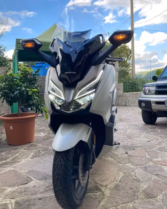 Scooter Honda Forza 300