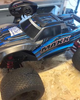 traxxas Maxx uppatissimo