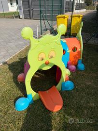 Gioco da giardino bruco con oblò feber