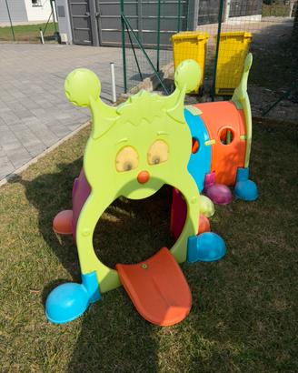 Gioco da giardino bruco con oblò feber