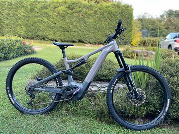 E-Mtb bicicletta fucus enduro taglia L solo 600 km