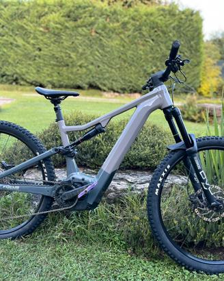 E-Mtb bicicletta fucus enduro taglia L solo 600 km