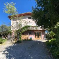 Casa singola immersa nel verde