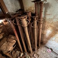 Puntelli regolabili da 1 m.