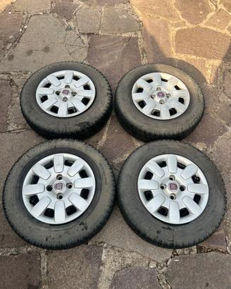 Cerchi gomme invernali copricerchi Fiat 155 80 13