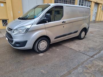 Ford Transit Custom Passo medio tetto basso