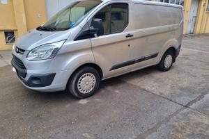 Ford Transit Custom Passo medio tetto basso