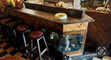 Arredamento e suppellettili per pub o taverna