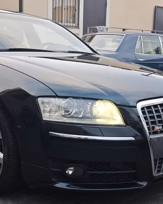 Audi A8 S8 5.2 V10 quattro tiptronic