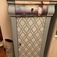 Comodino vintage in stile shabby