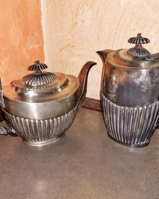 Caffettiera e teiera inglesi primi del novecento.