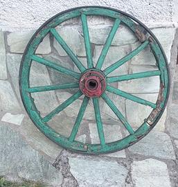 Ruota di carro da restaurare